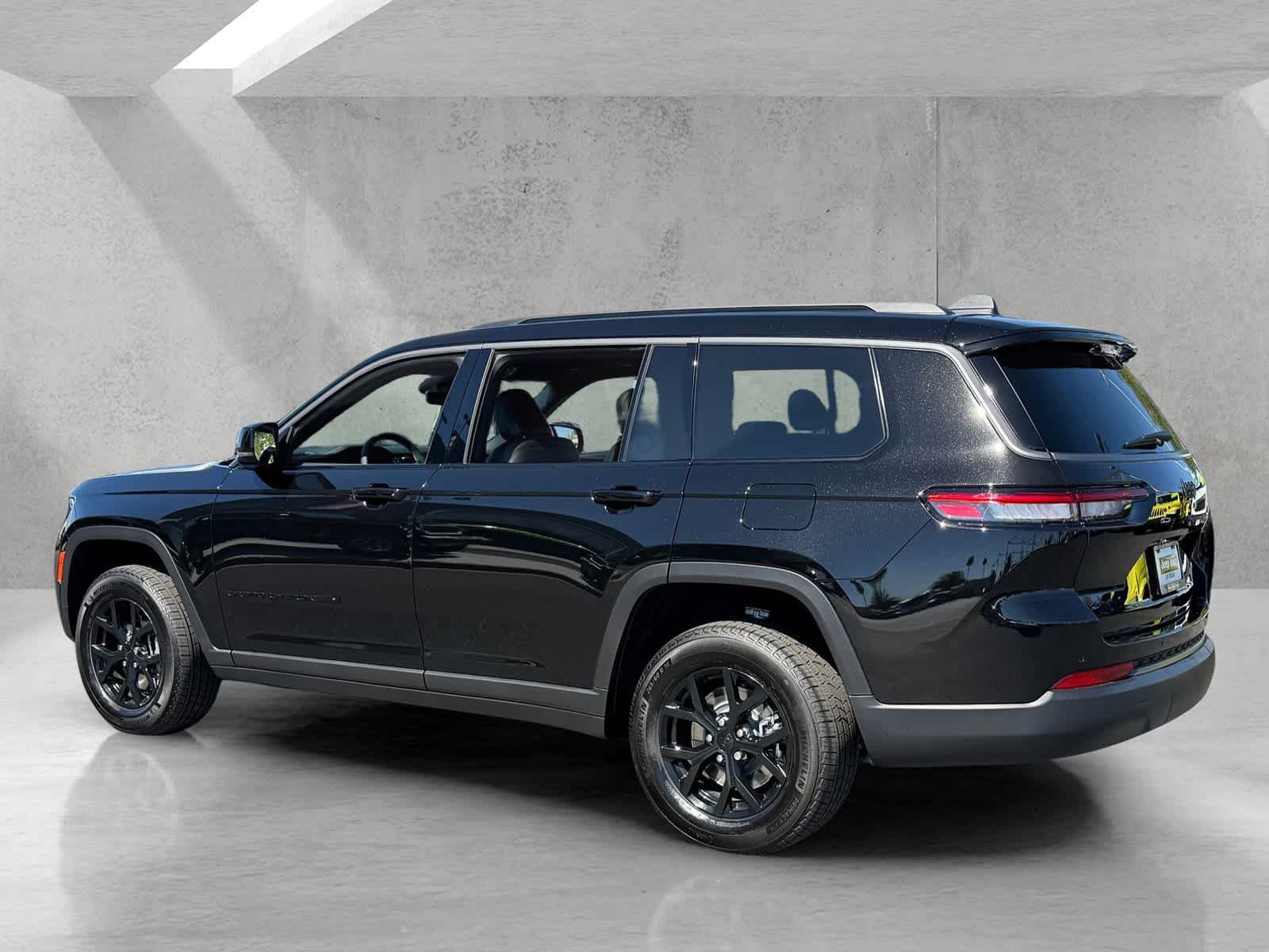 Thumbnail: 2026 Jeep Grand Cherokee L - 3