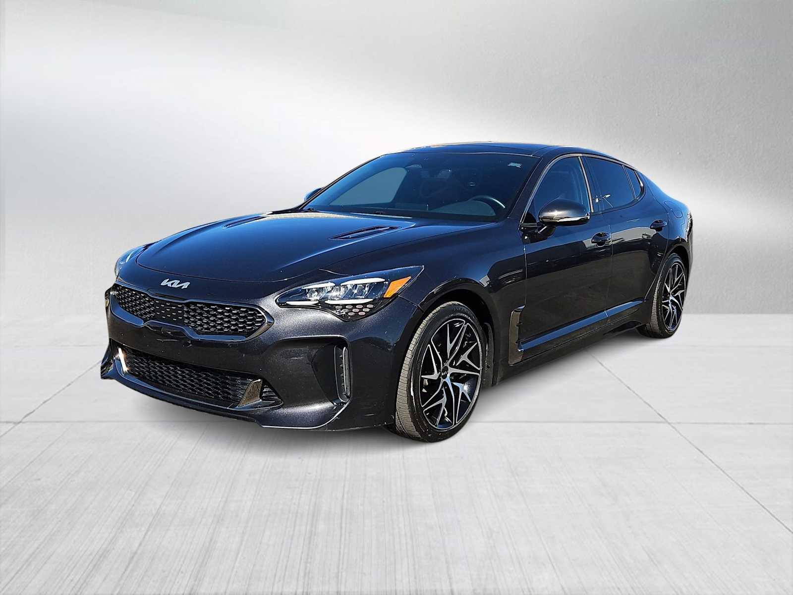 Thumbnail: 2022 Kia Stinger - 4