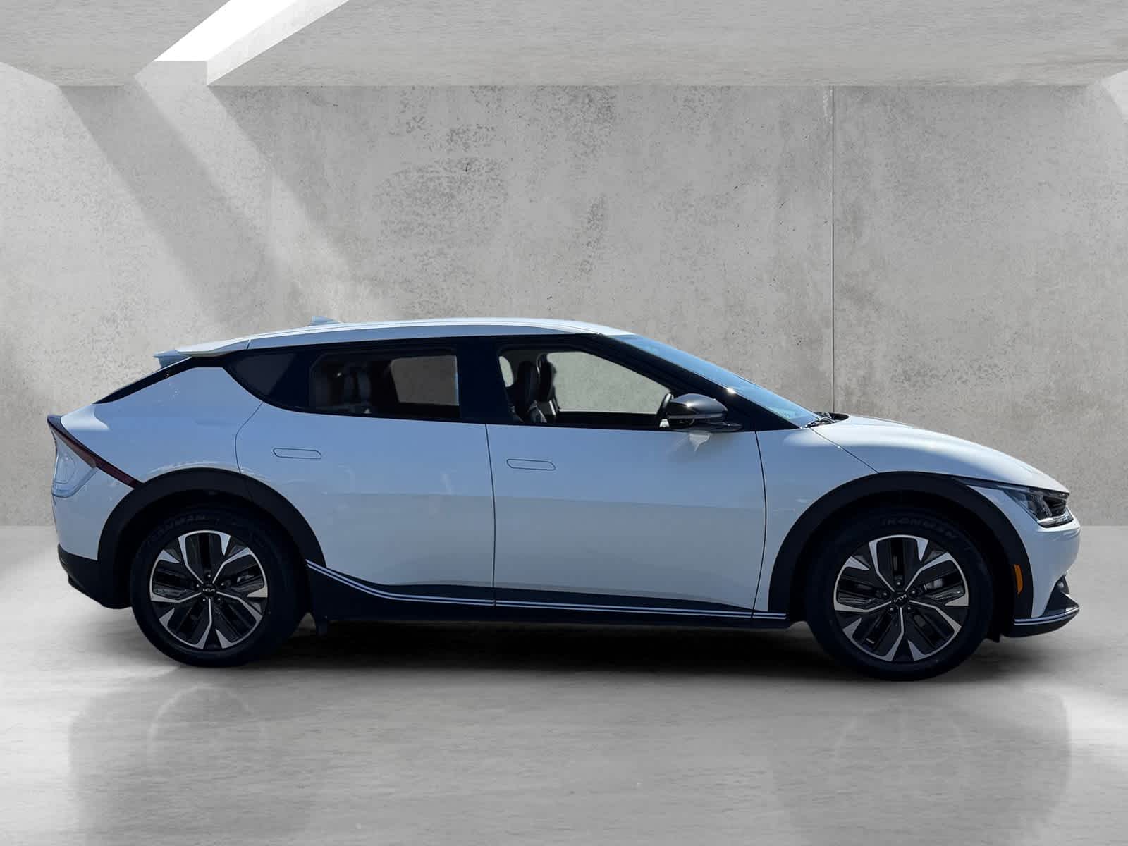 Thumbnail: 2024 Kia EV6 - 6