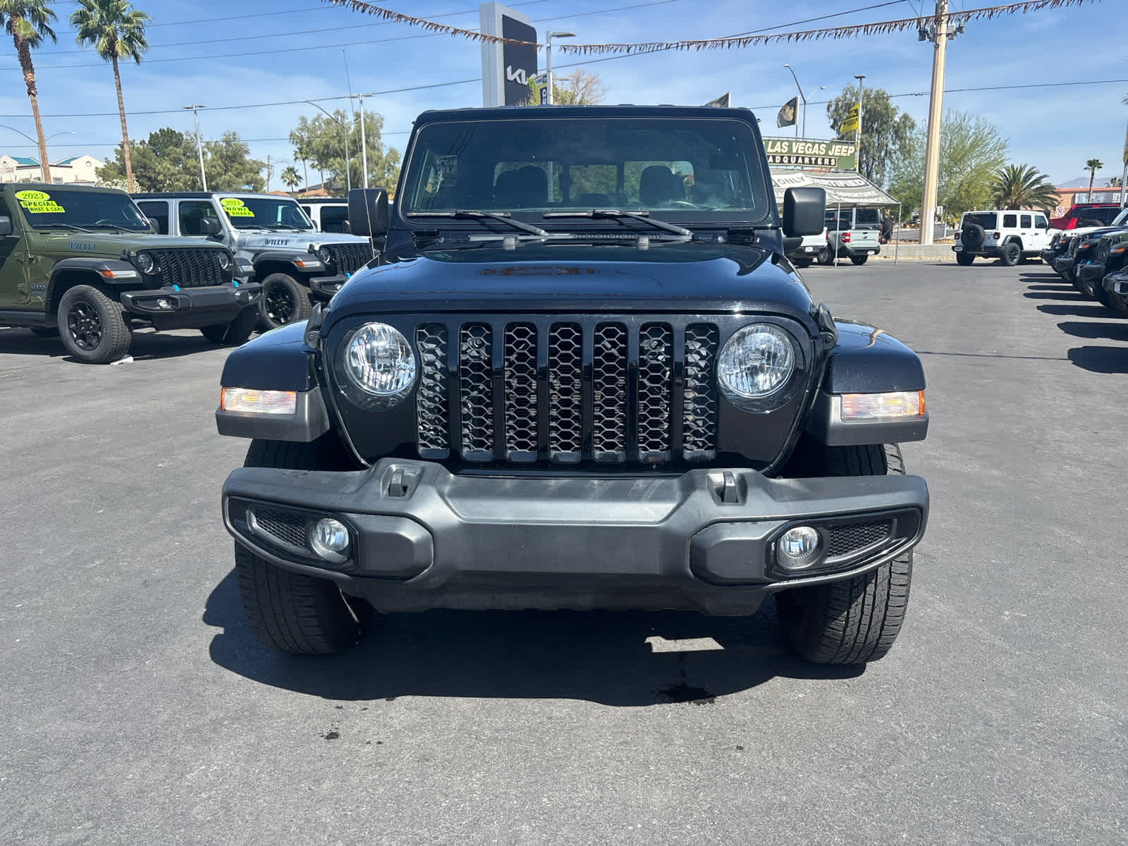 Thumbnail: 2022 Jeep Gladiator - 4