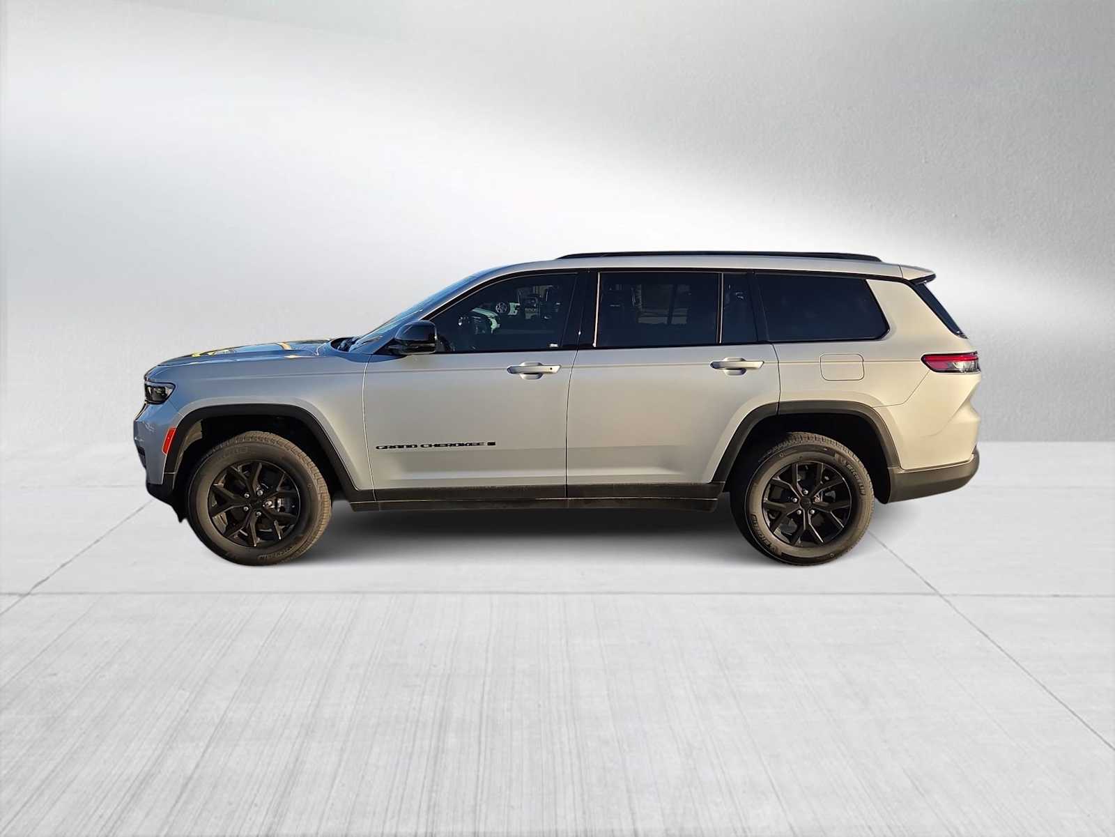 Thumbnail: 2025 Jeep Grand Cherokee L - 4