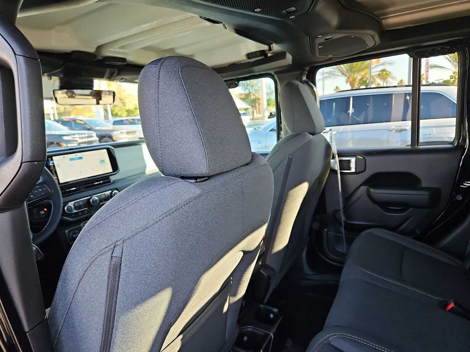 Thumbnail: 2025 Jeep Gladiator - 15