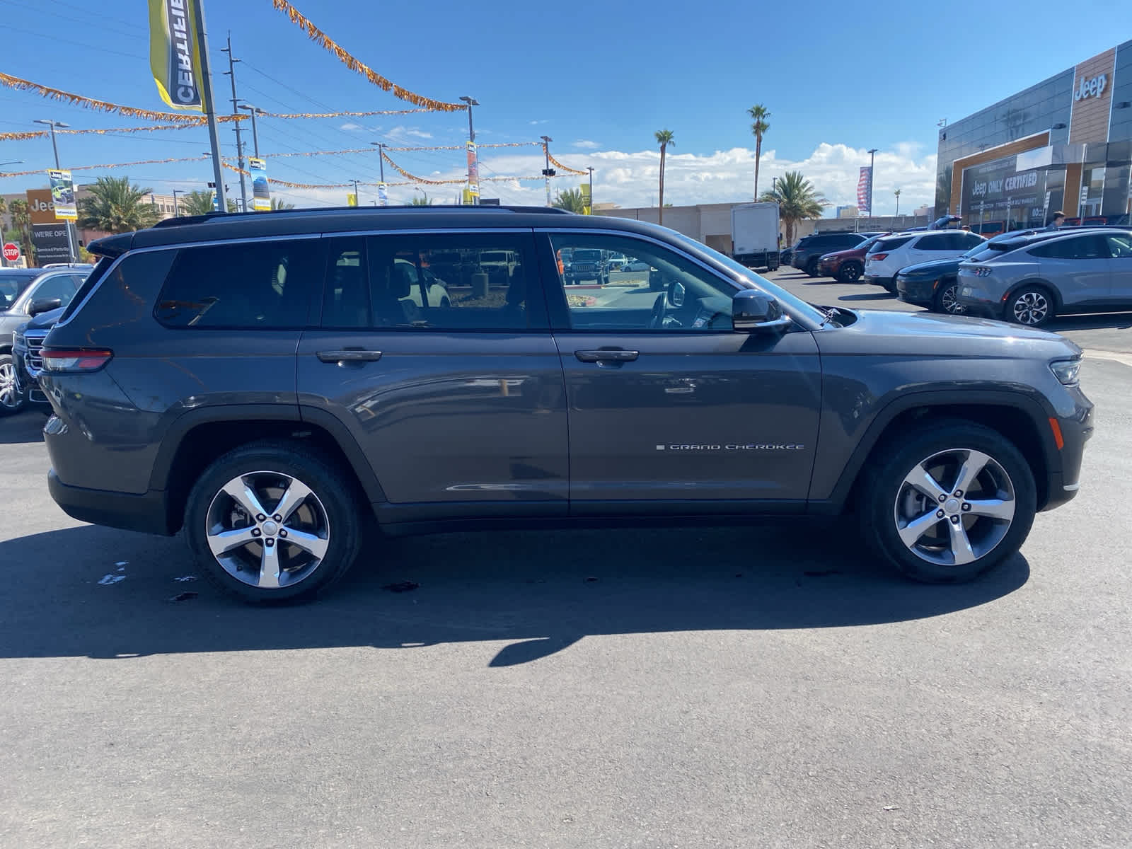 2021 Jeep Grand Cherokee Limited photo 3