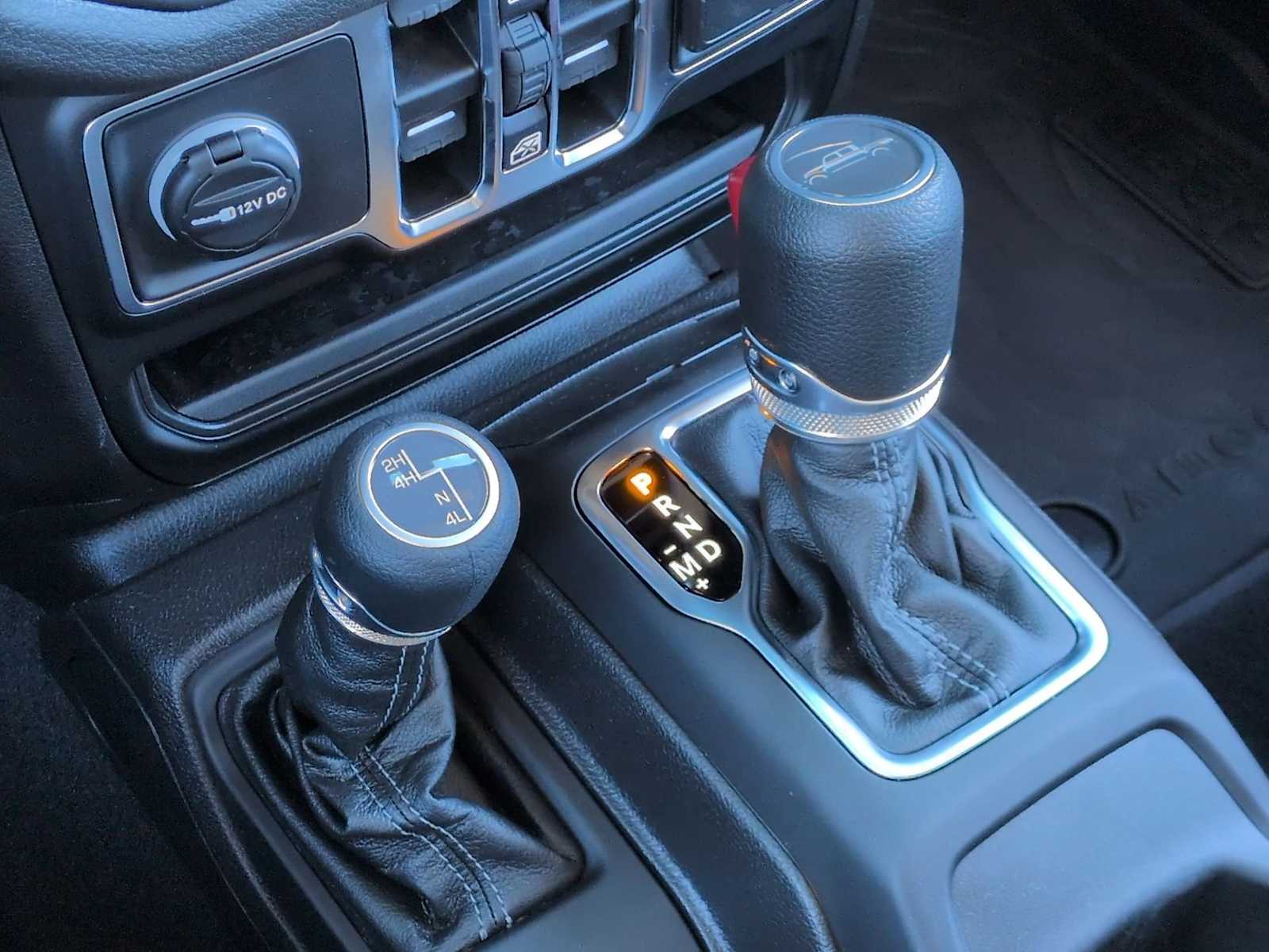 Thumbnail: 2025 Jeep Gladiator - 32