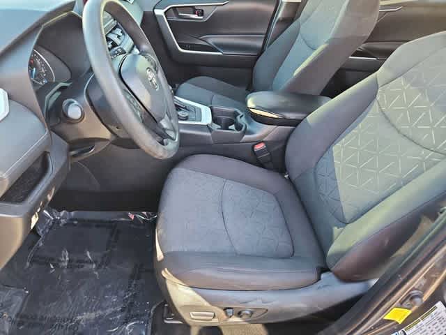 Thumbnail: 2021 Toyota RAV4 - 17