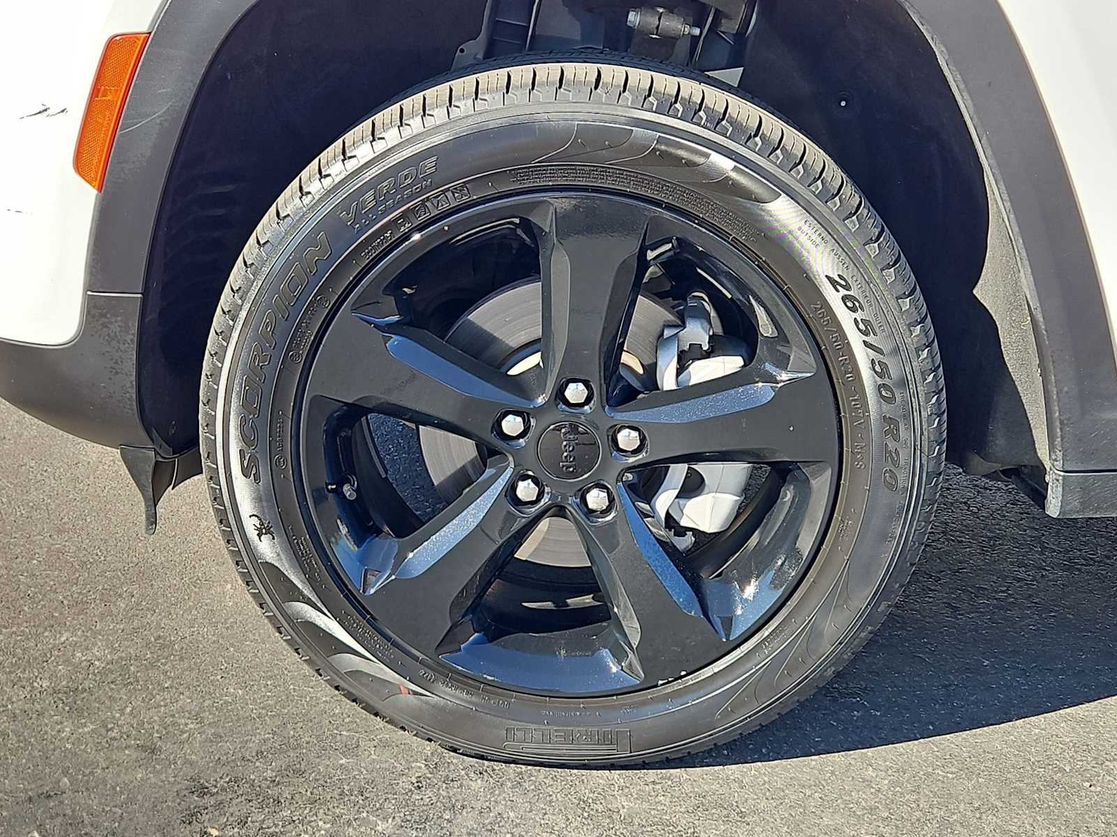 Thumbnail: 2023 Jeep Grand Cherokee - 14