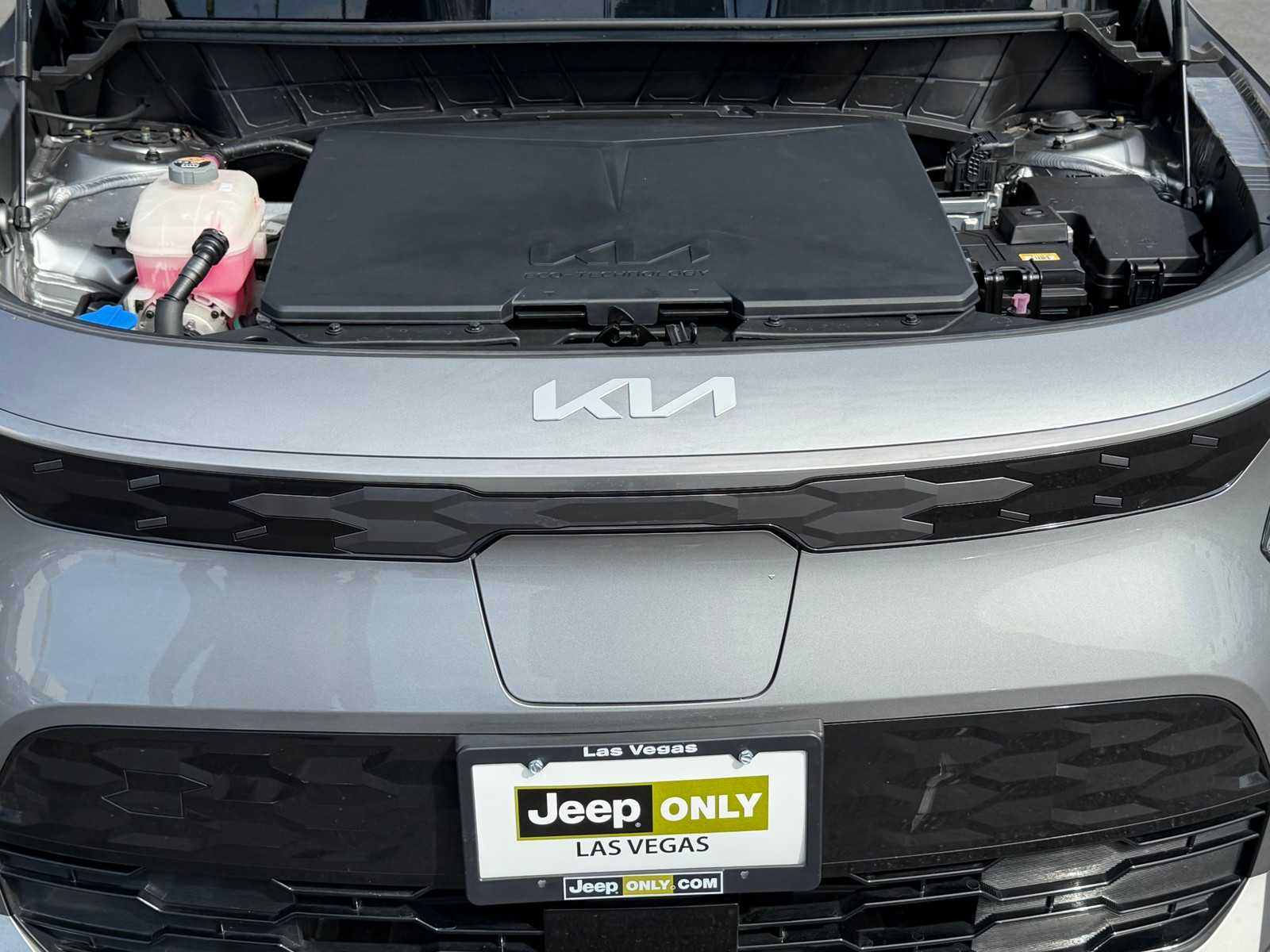 Thumbnail: 2023 Kia Niro - 29