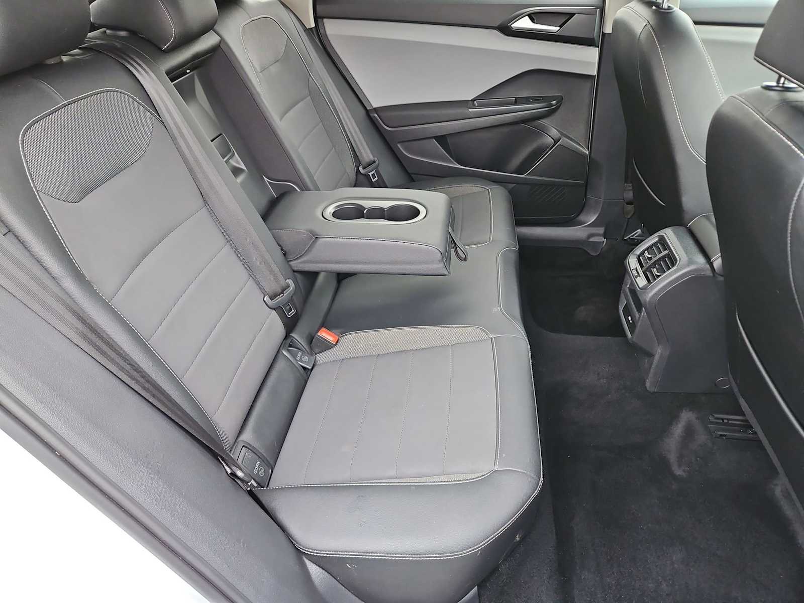 Thumbnail: 2022 Volkswagen Taos - 20