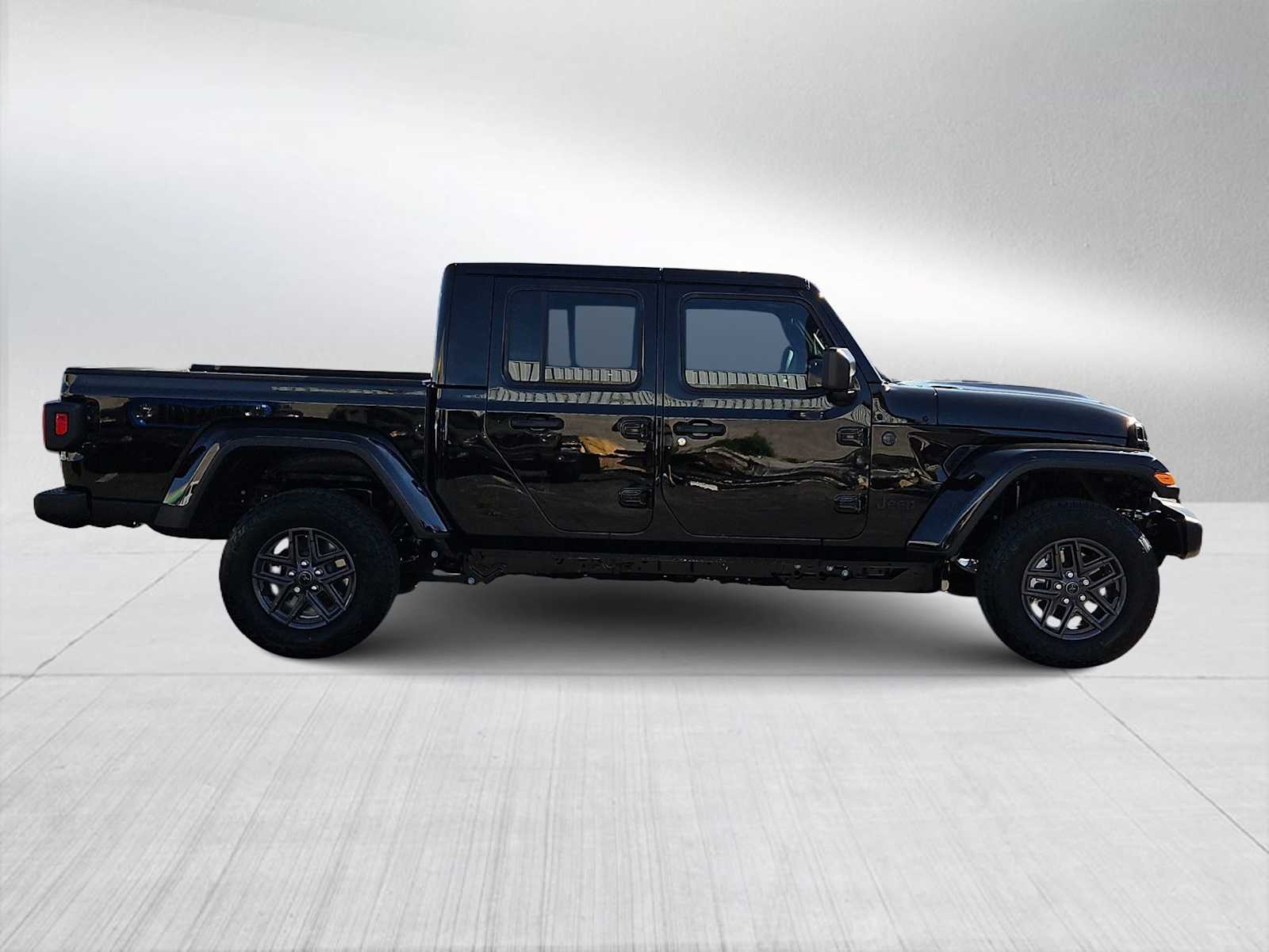 Thumbnail: 2026 Jeep Gladiator - 9