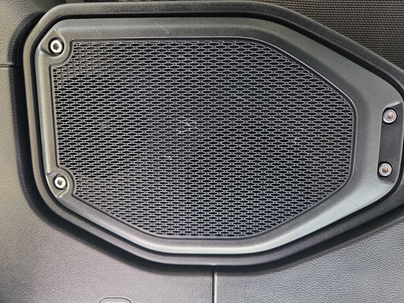 Thumbnail: 2020 Jeep Wrangler - 32