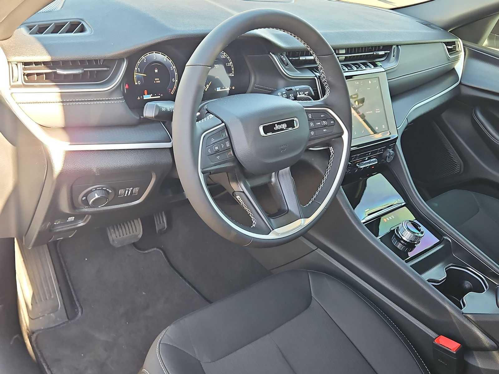 Thumbnail: 2026 Jeep Grand Cherokee - 10