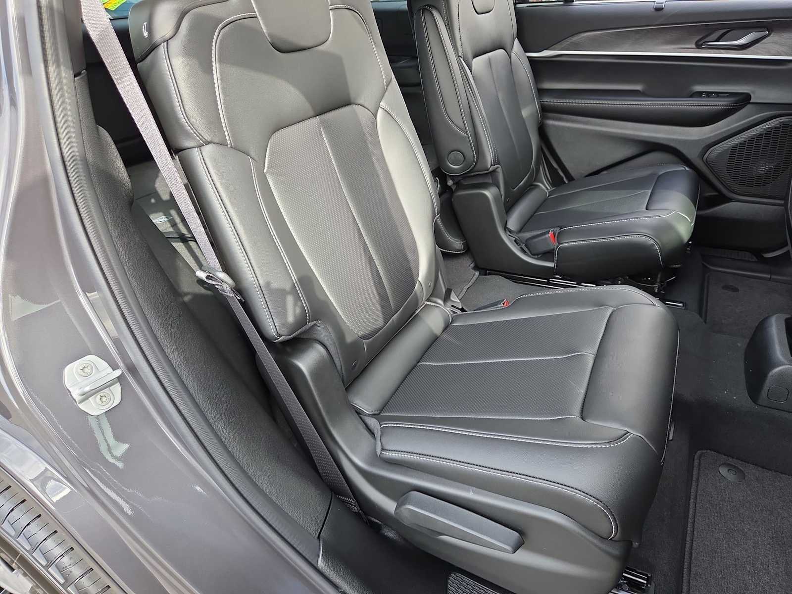 Thumbnail: 2025 Jeep Grand Cherokee L - 22