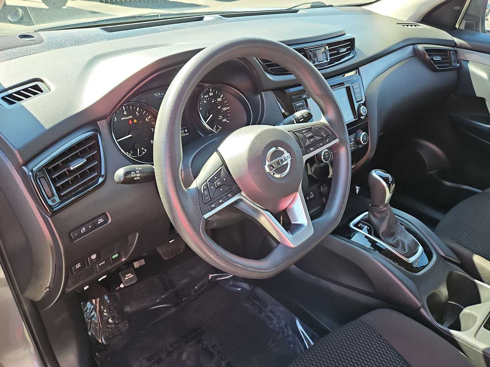 Thumbnail: 2021 Nissan Rogue Sport - 10