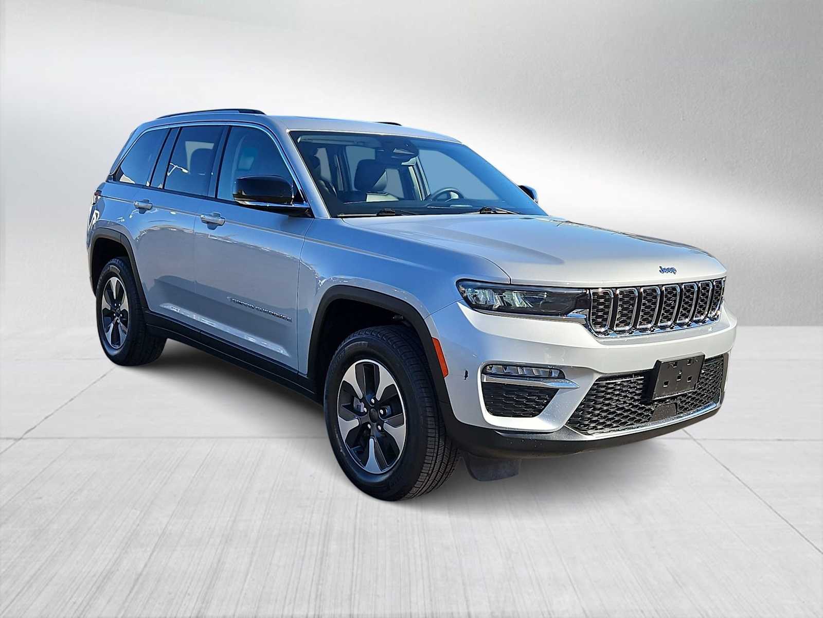 Thumbnail: 2023 Jeep Grand Cherokee - 2