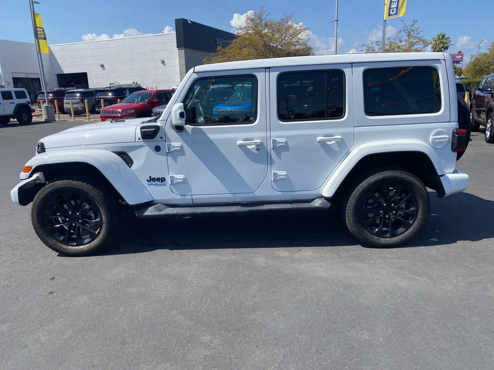 Thumbnail: 2021 Jeep Wrangler - 9