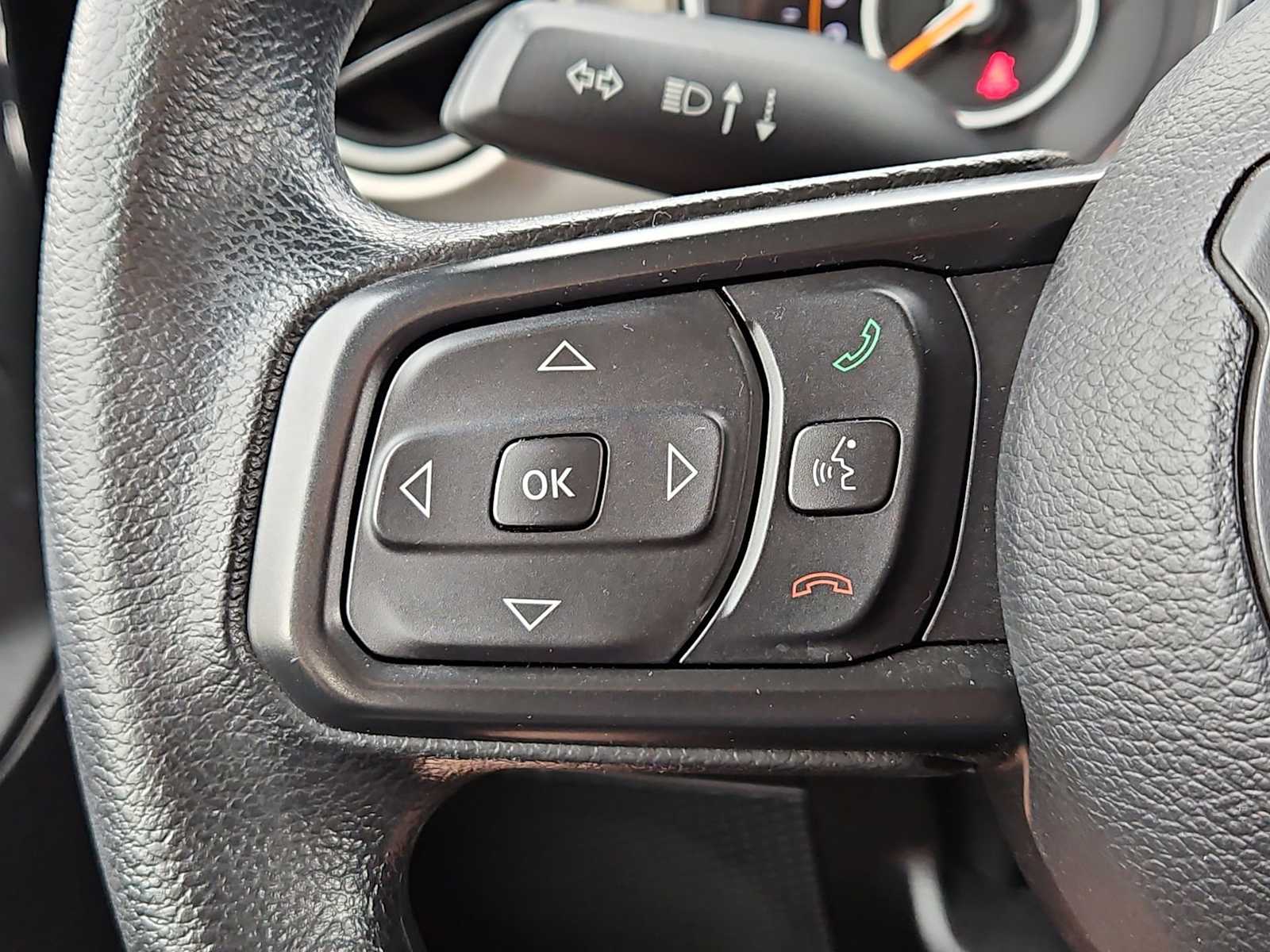 Thumbnail: 2021 Jeep Gladiator - 38