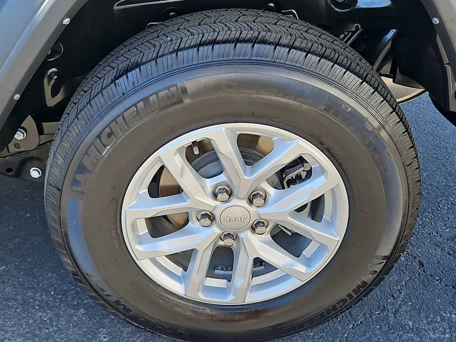 Thumbnail: 2023 Jeep Wrangler - 14