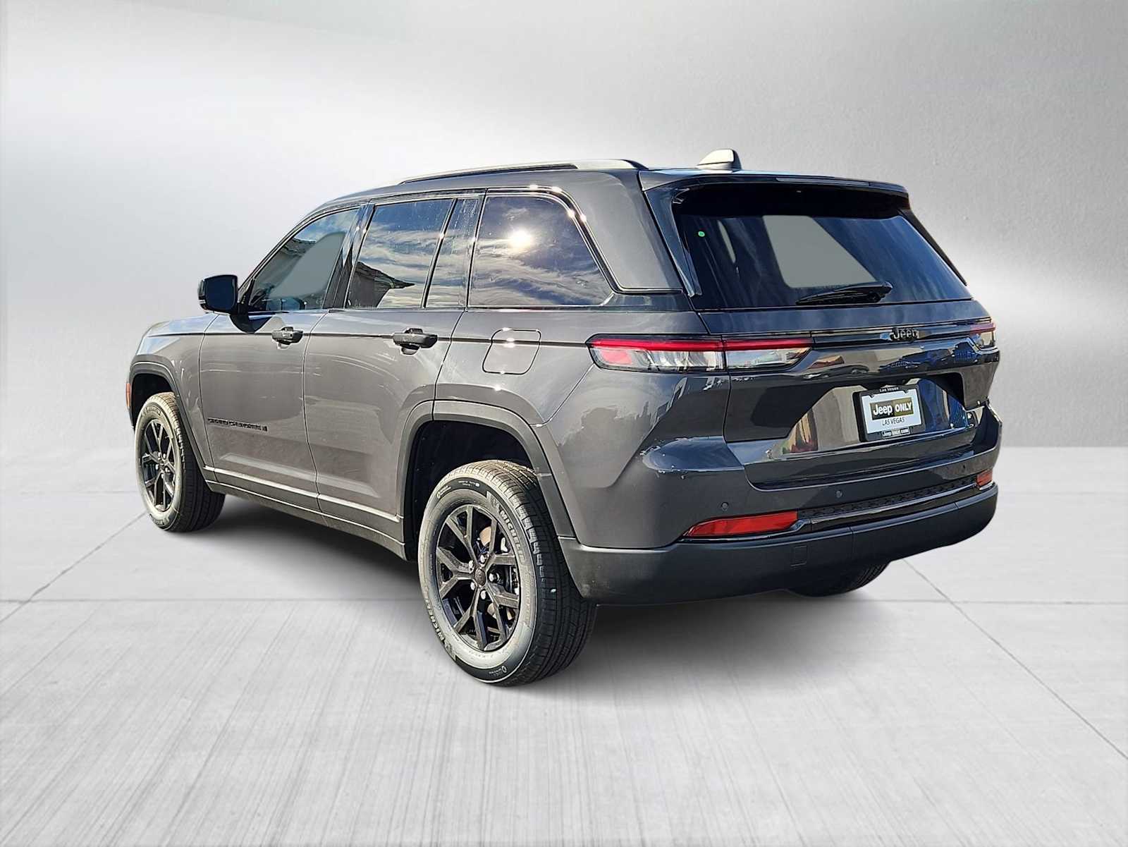 Thumbnail: 2025 Jeep Grand Cherokee - 6