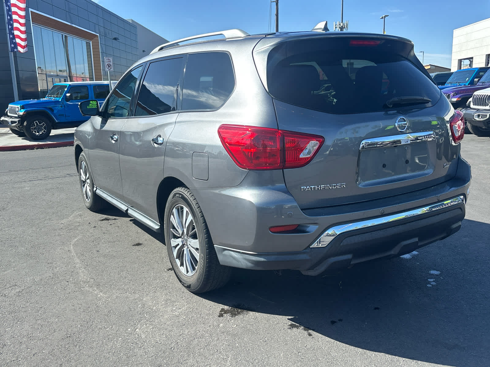 Thumbnail: 2020 Nissan Pathfinder - 7