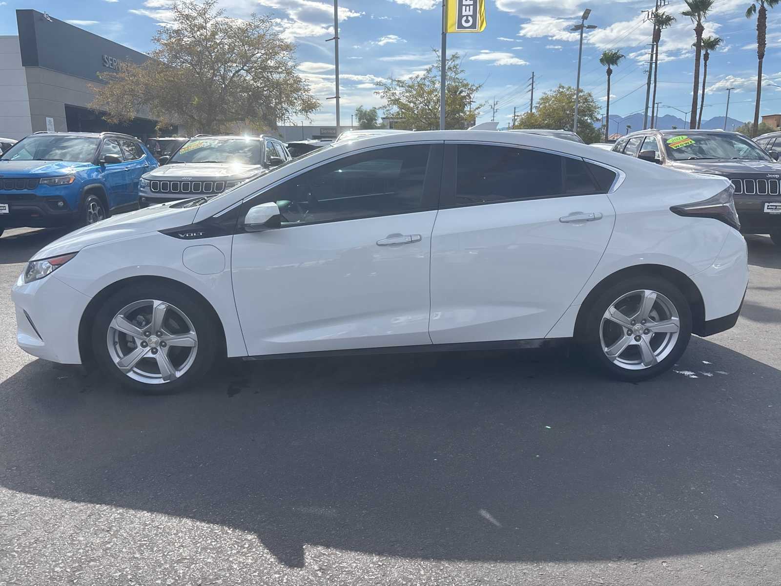 Thumbnail: 2018 Chevrolet Volt - 8