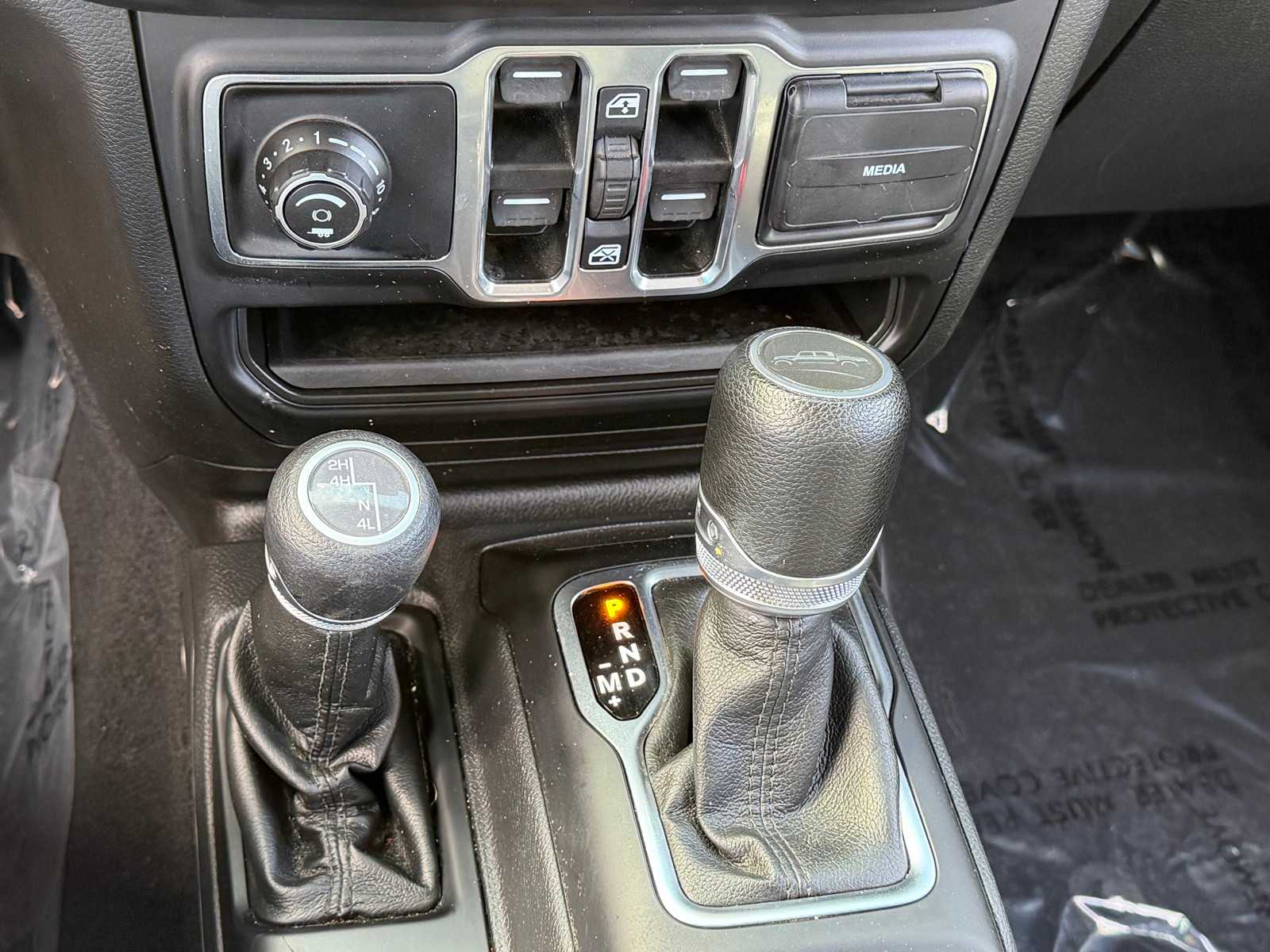 Thumbnail: 2022 Jeep Gladiator - 33