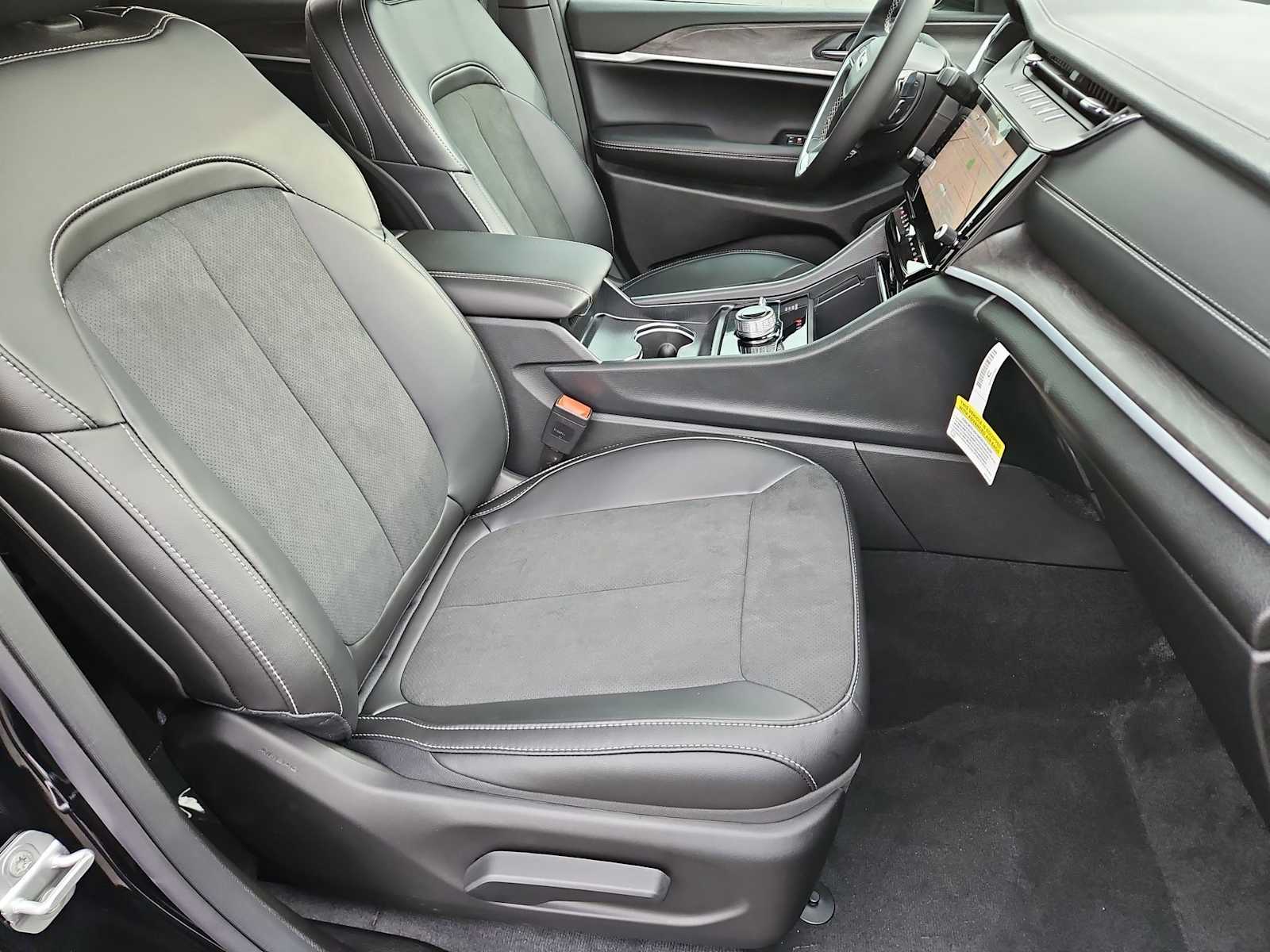 Thumbnail: 2026 Jeep Grand Cherokee - 21