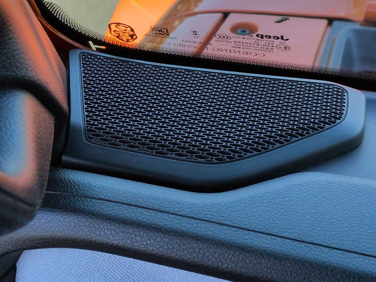 Thumbnail: 2025 Jeep Gladiator - 30