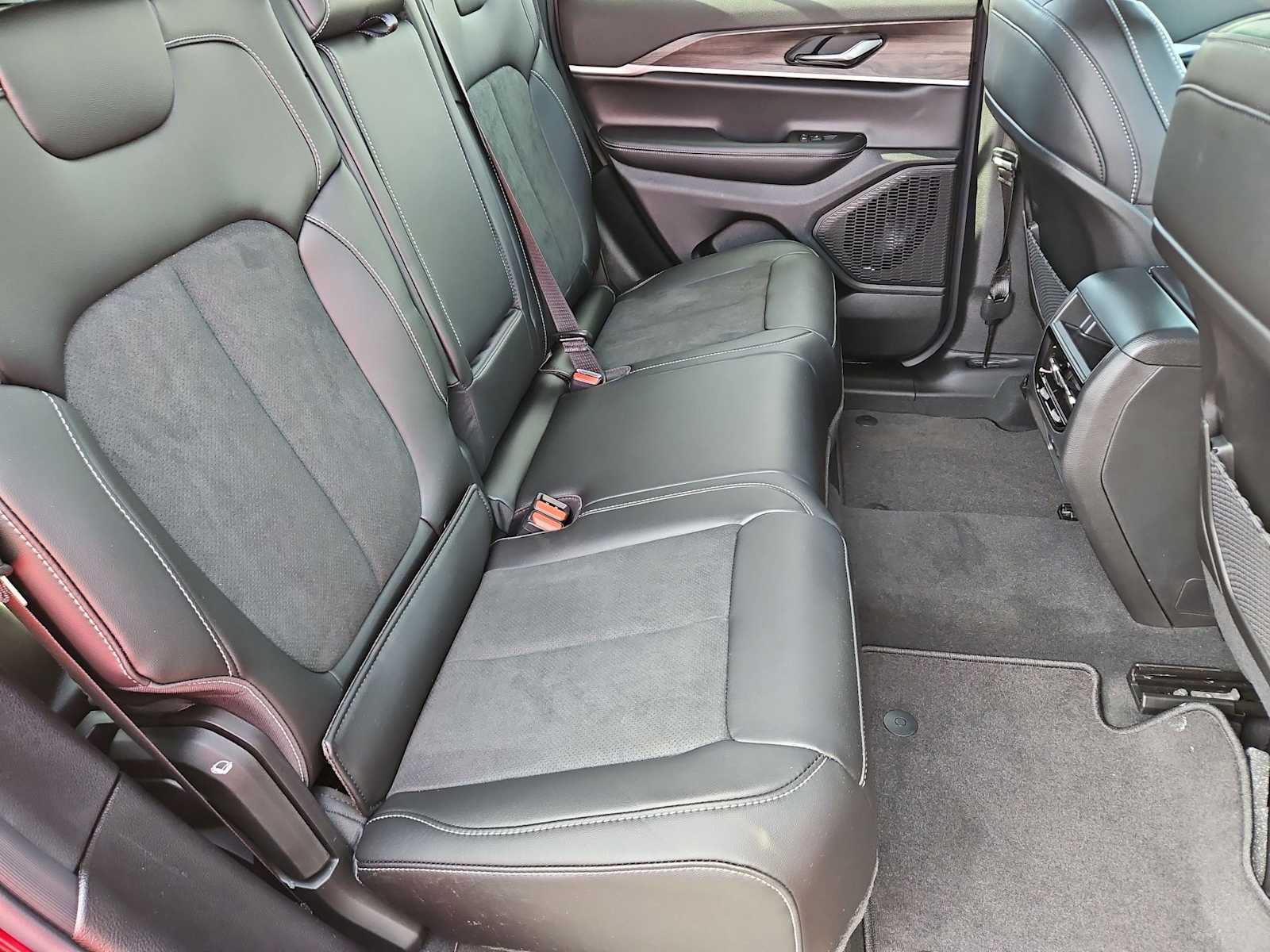 Thumbnail: 2026 Jeep Grand Cherokee - 21