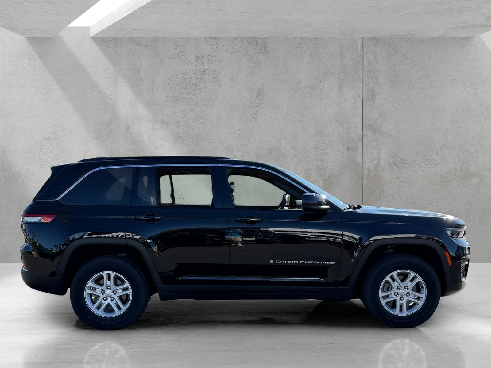 Thumbnail: 2024 Jeep Grand Cherokee - 8