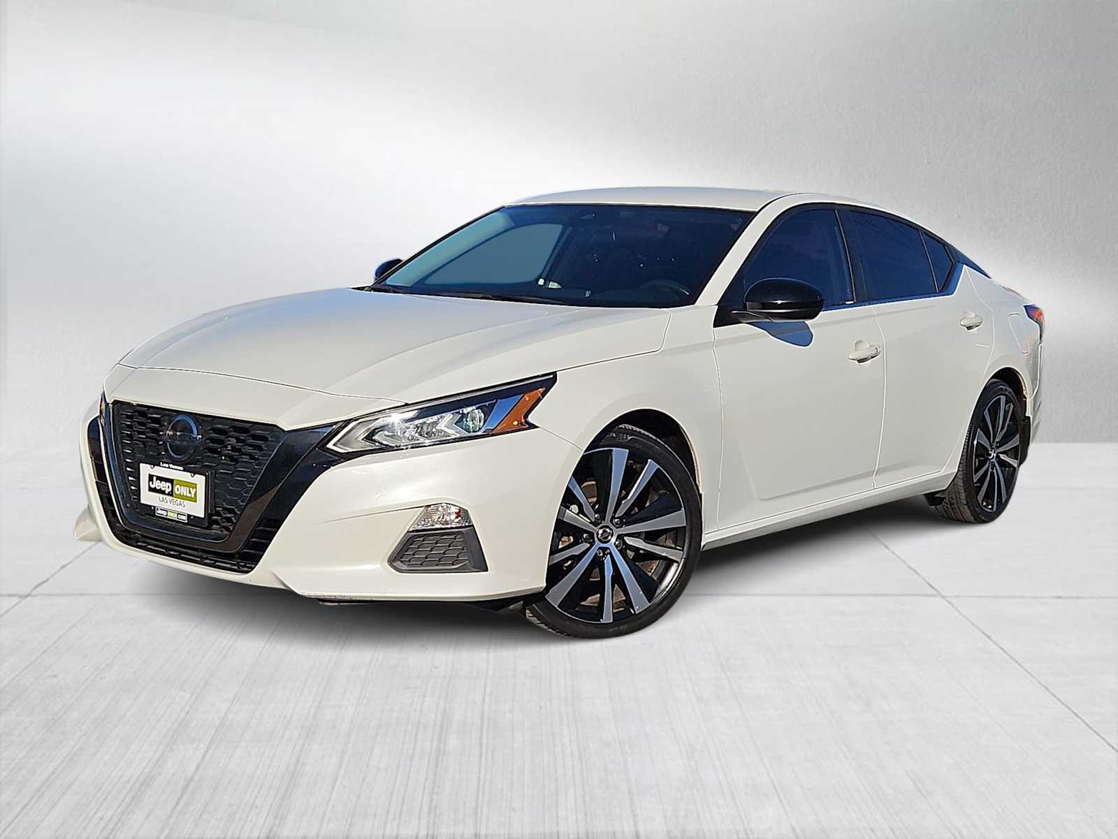 2022 Nissan Altima SR