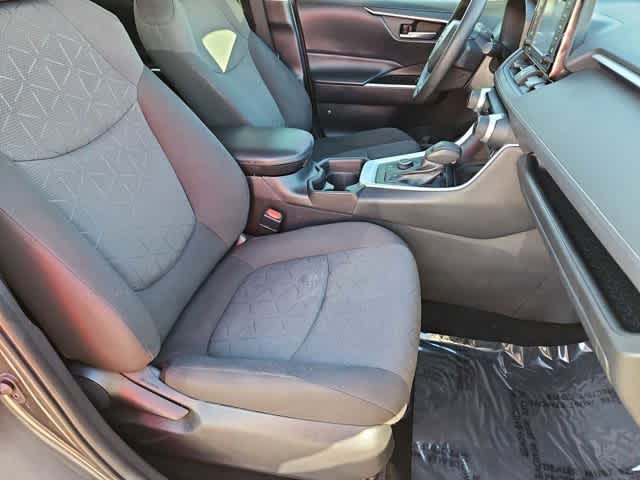 Thumbnail: 2021 Toyota RAV4 - 22