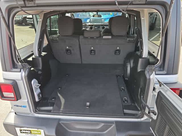 Thumbnail: 2023 Jeep Wrangler - 32