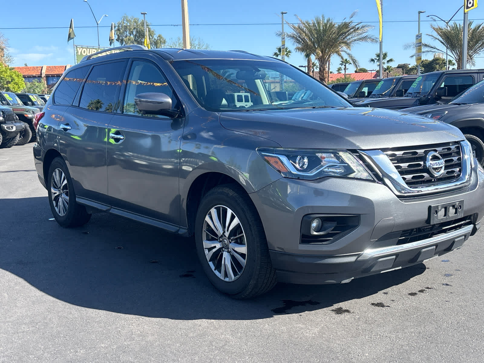 Thumbnail: 2020 Nissan Pathfinder - 3