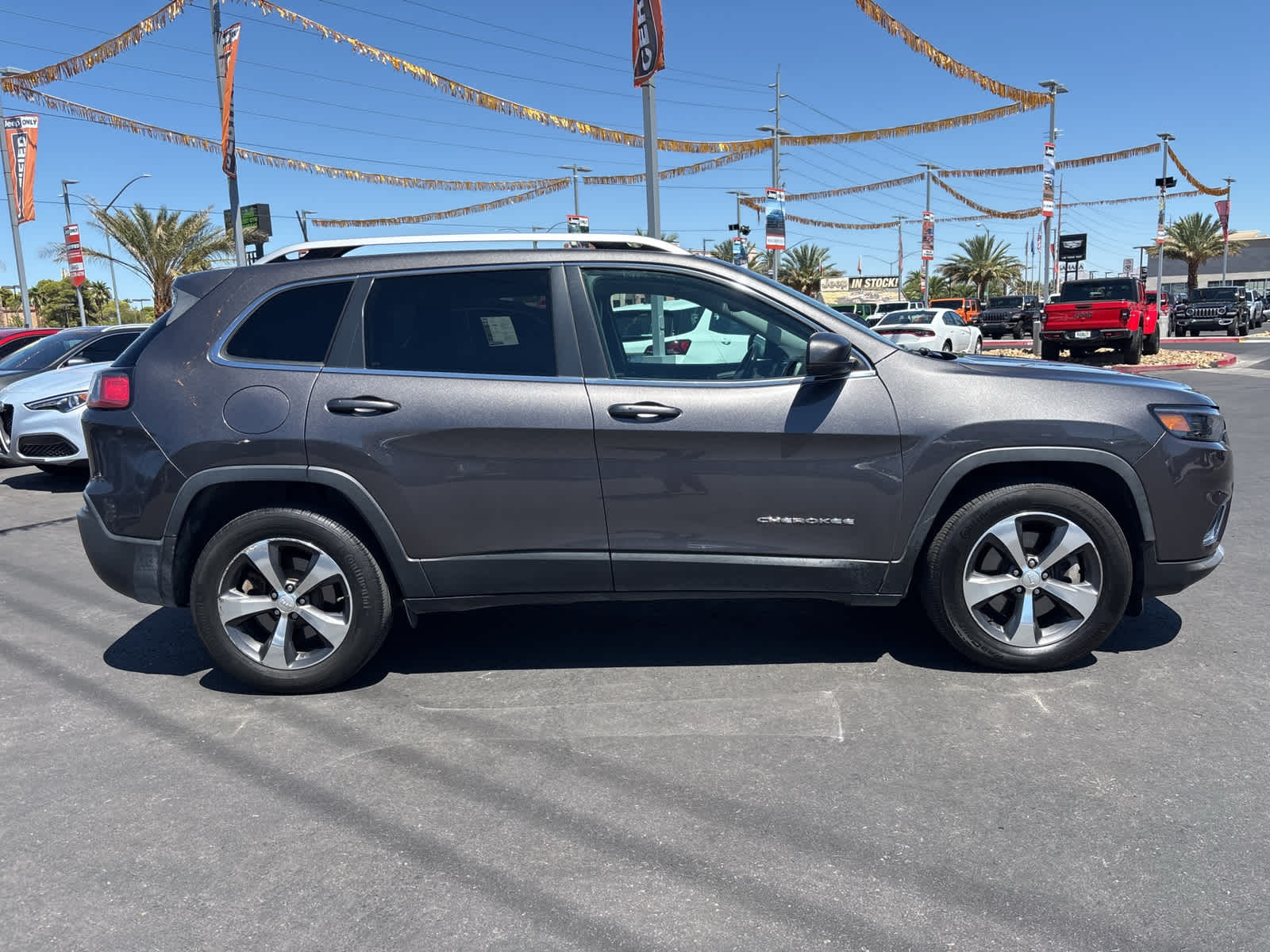 Thumbnail: 2019 Jeep Cherokee - 4