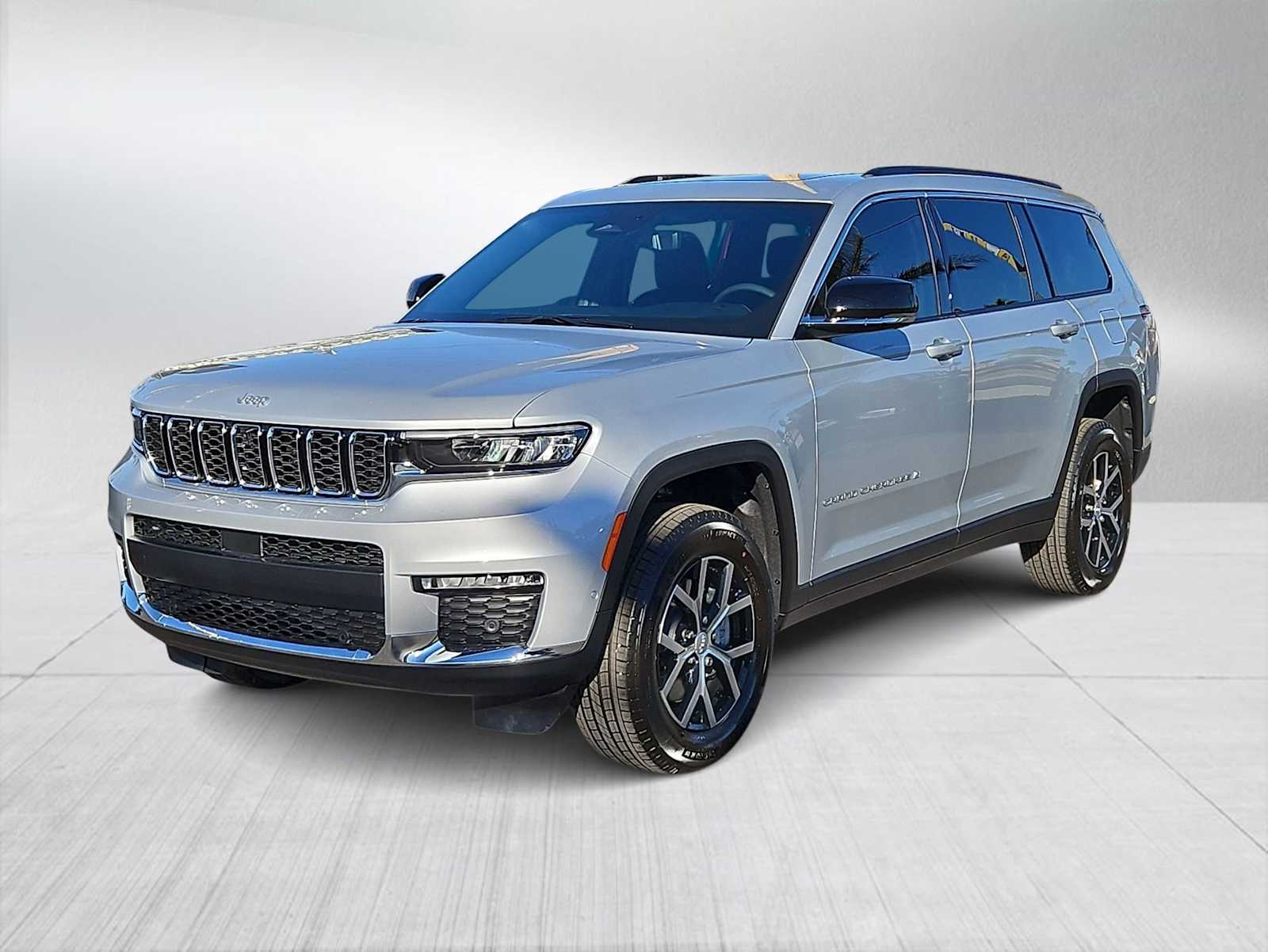 Thumbnail: 2025 Jeep Grand Cherokee - 4