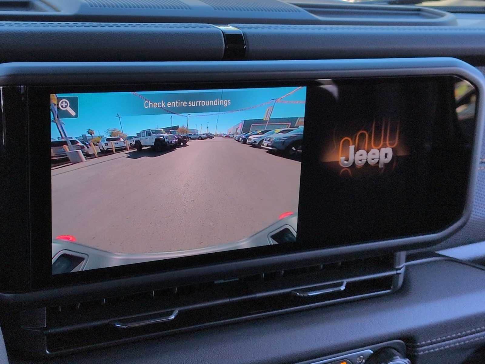 Thumbnail: 2025 Jeep Gladiator - 28