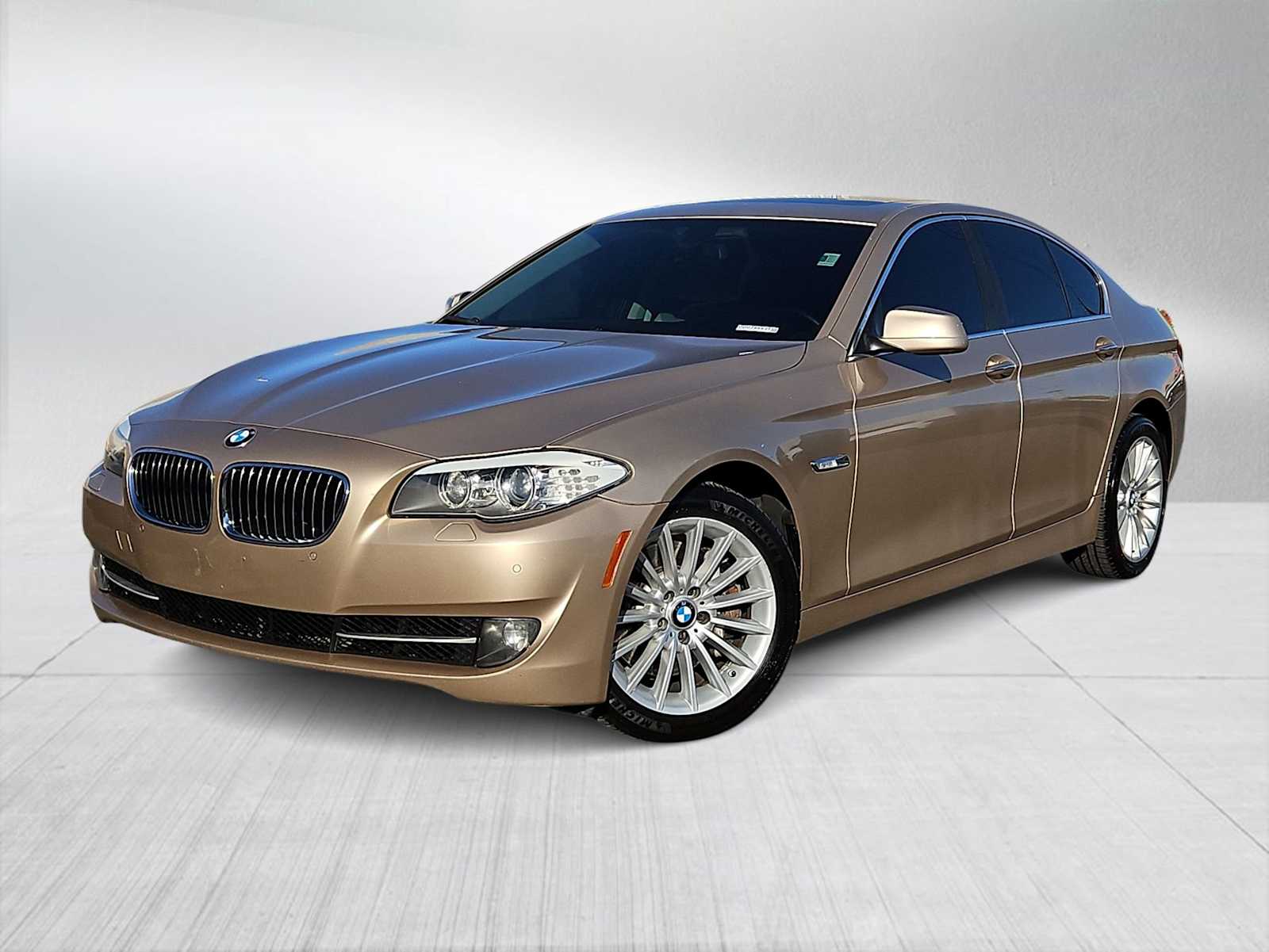 Thumbnail: 2013 BMW 5 Series - 1