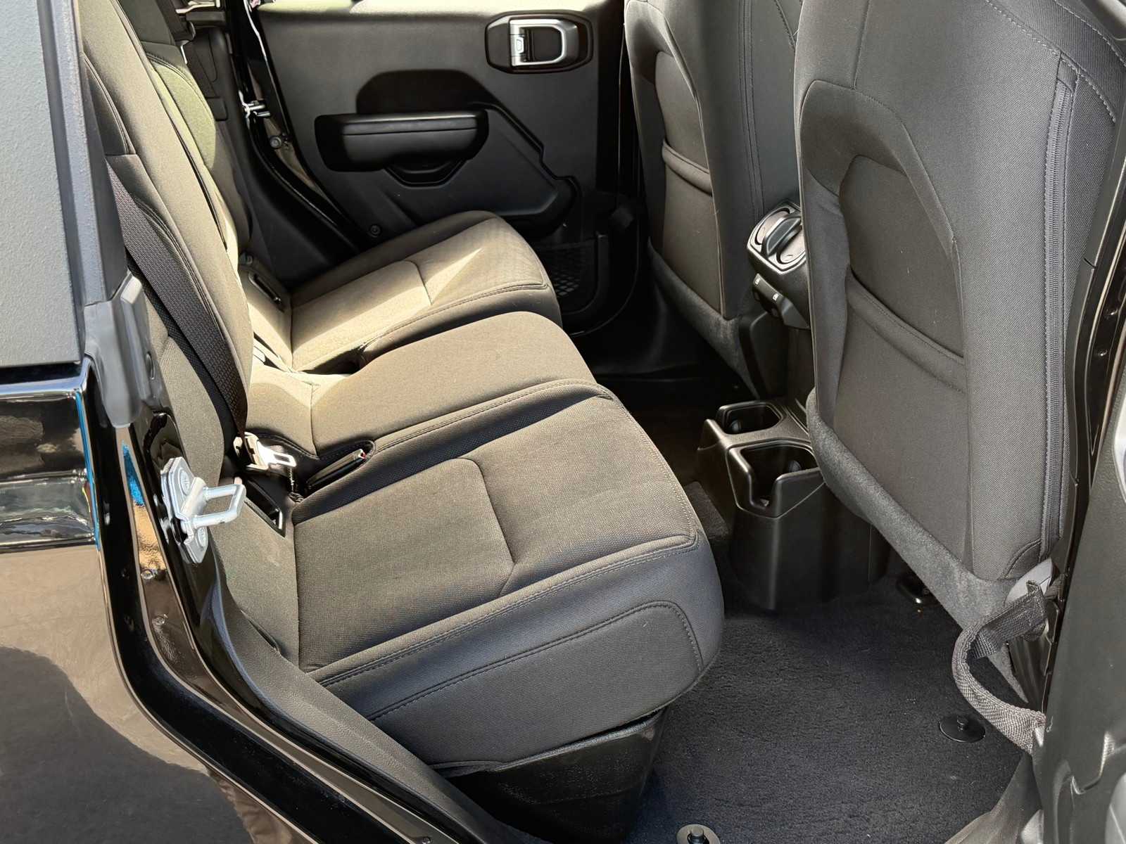 Thumbnail: 2022 Jeep Gladiator - 41