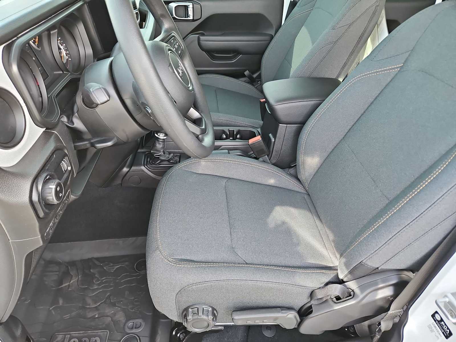 Thumbnail: 2026 Jeep Gladiator - 16