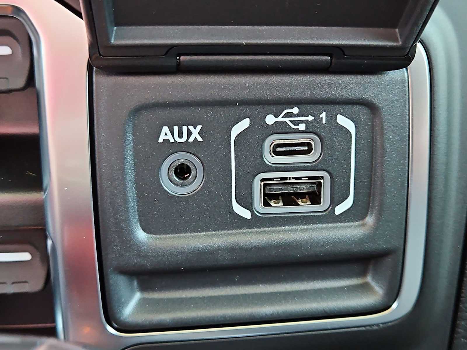 Thumbnail: 2025 Jeep Wrangler - 27