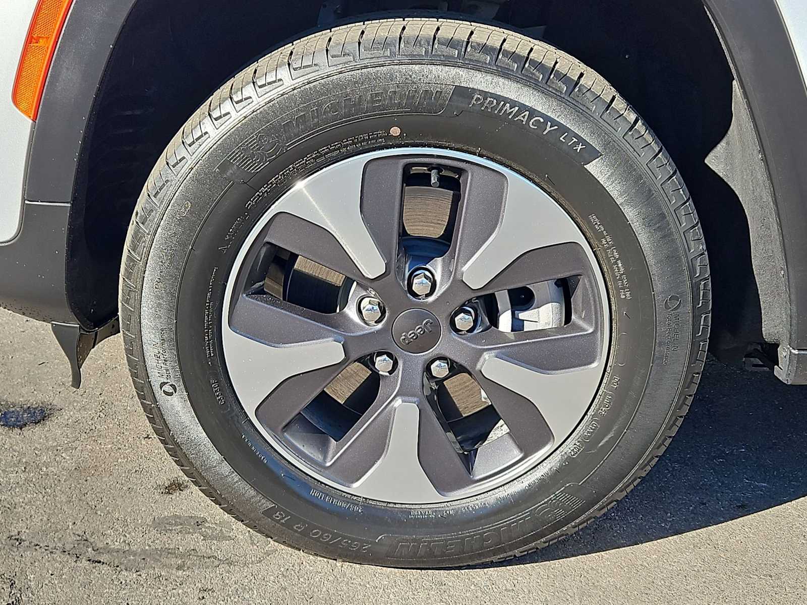 Thumbnail: 2023 Jeep Grand Cherokee - 14