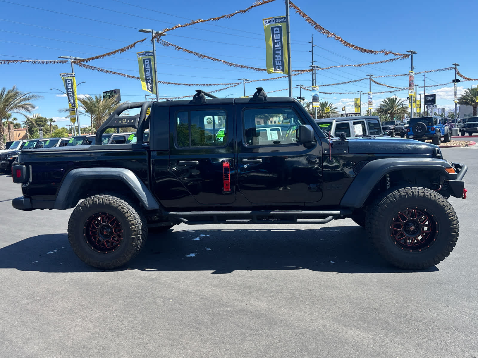 Thumbnail: 2021 Jeep Gladiator - 8