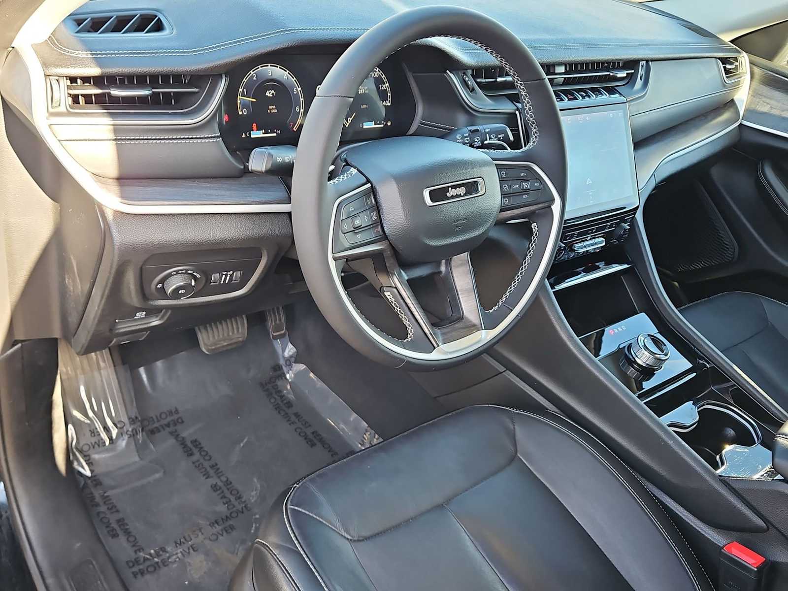 Thumbnail: 2023 Jeep Grand Cherokee - 10