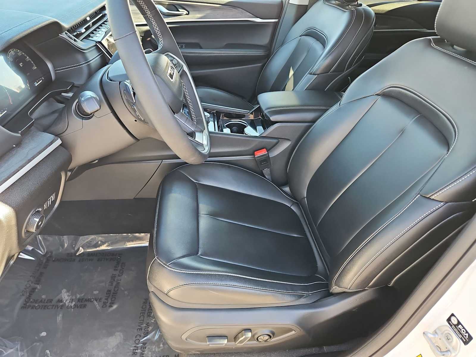 Thumbnail: 2023 Jeep Grand Cherokee - 17