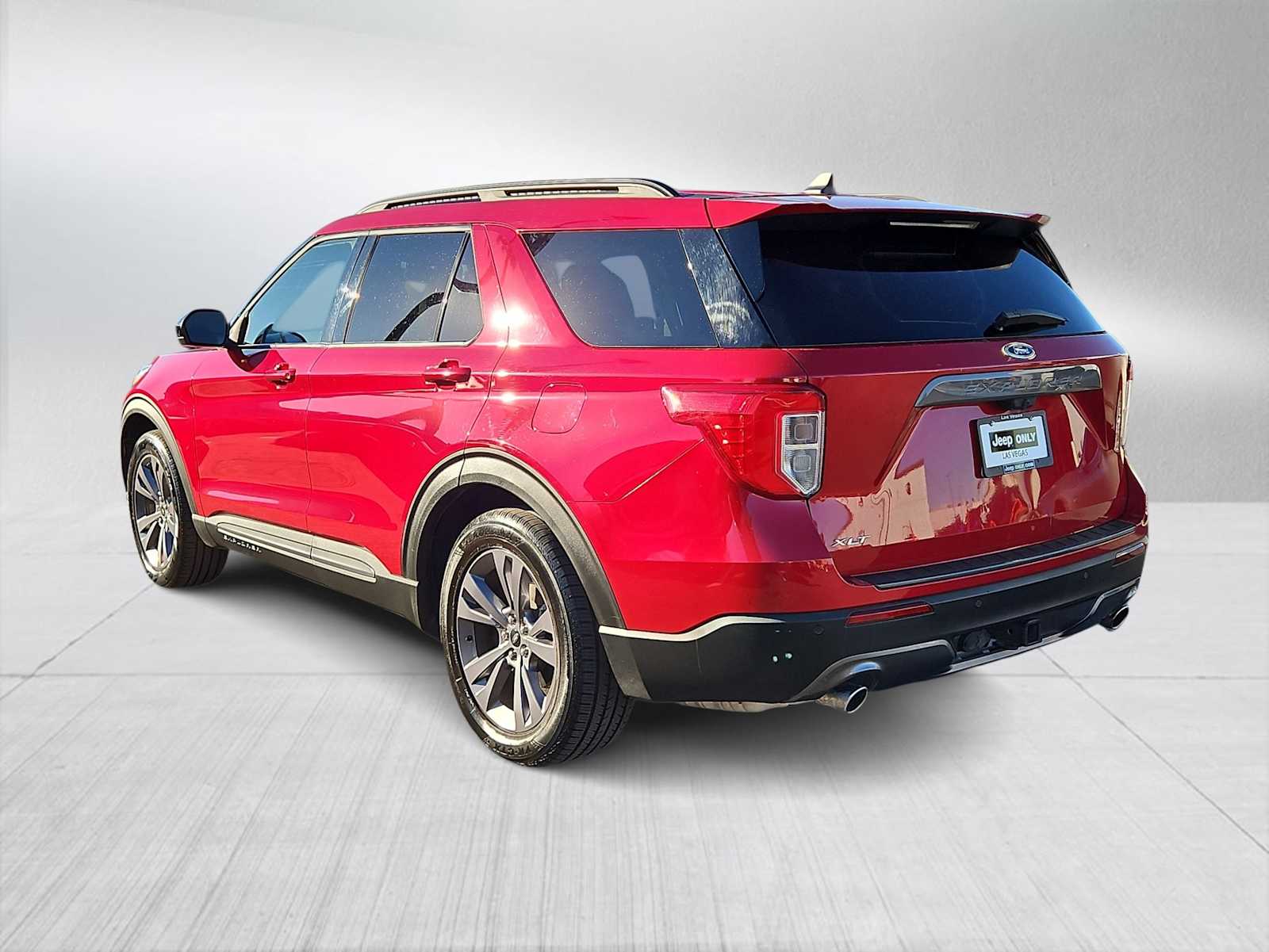 Thumbnail: 2022 Ford Explorer - 6