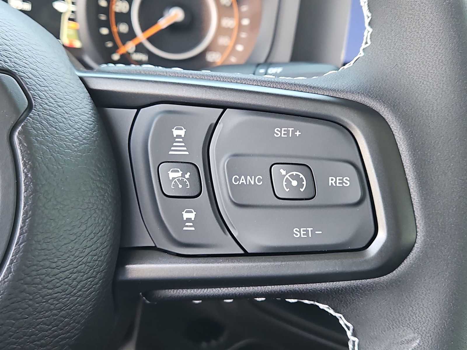 Thumbnail: 2025 Jeep Gladiator - 21