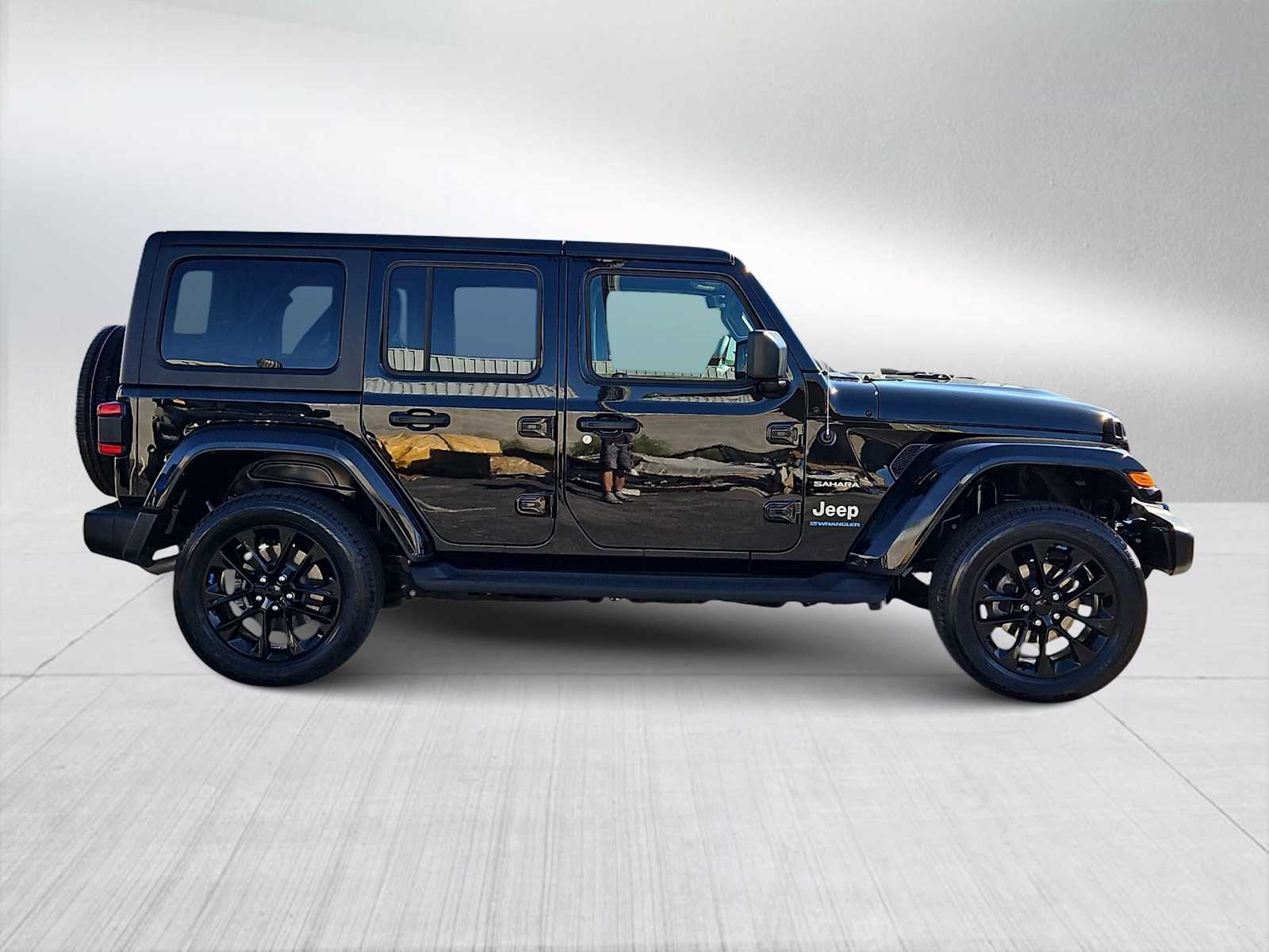 Thumbnail: 2023 Jeep Wrangler - 9