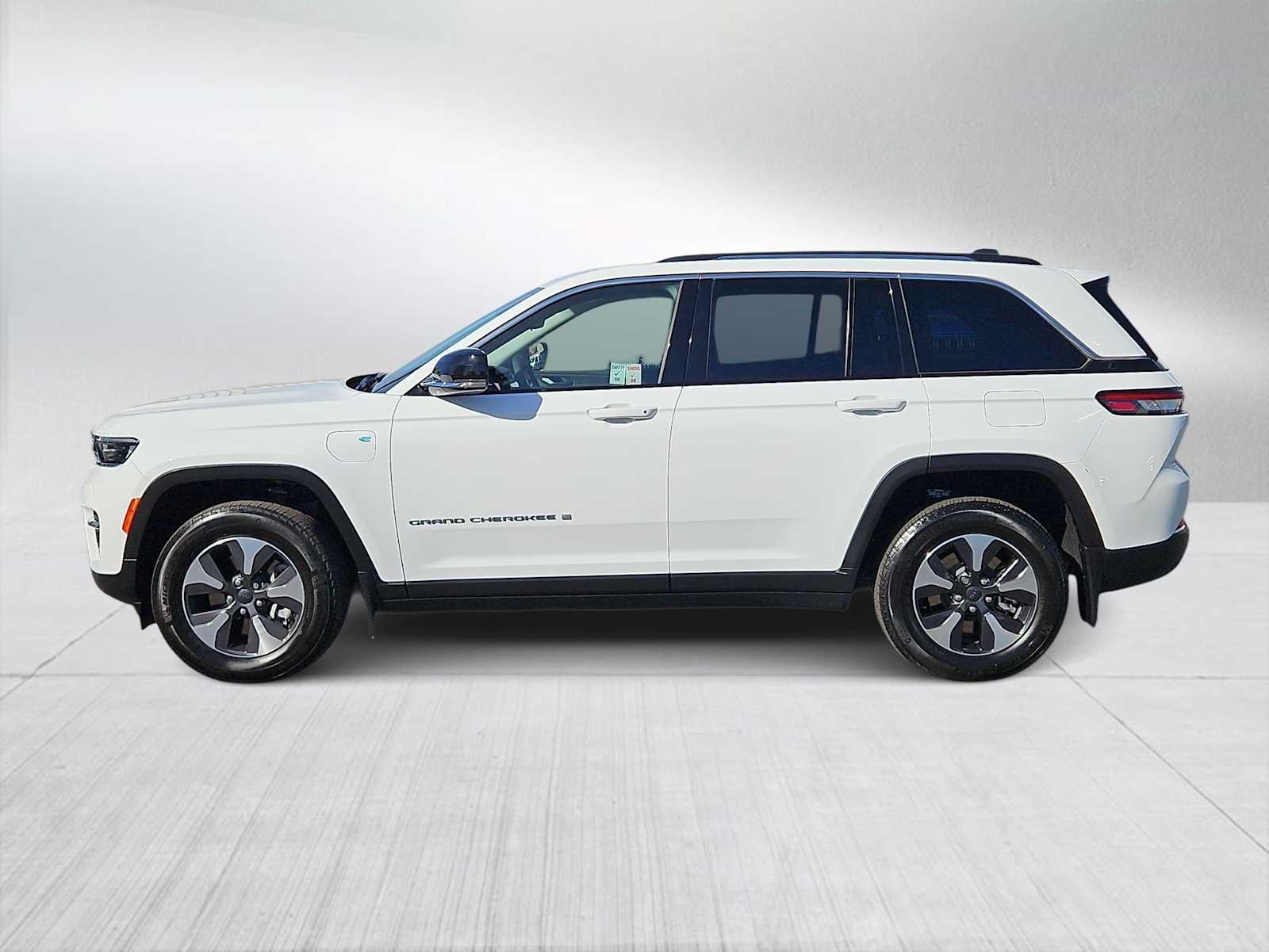 Thumbnail: 2022 Jeep Grand Cherokee - 5