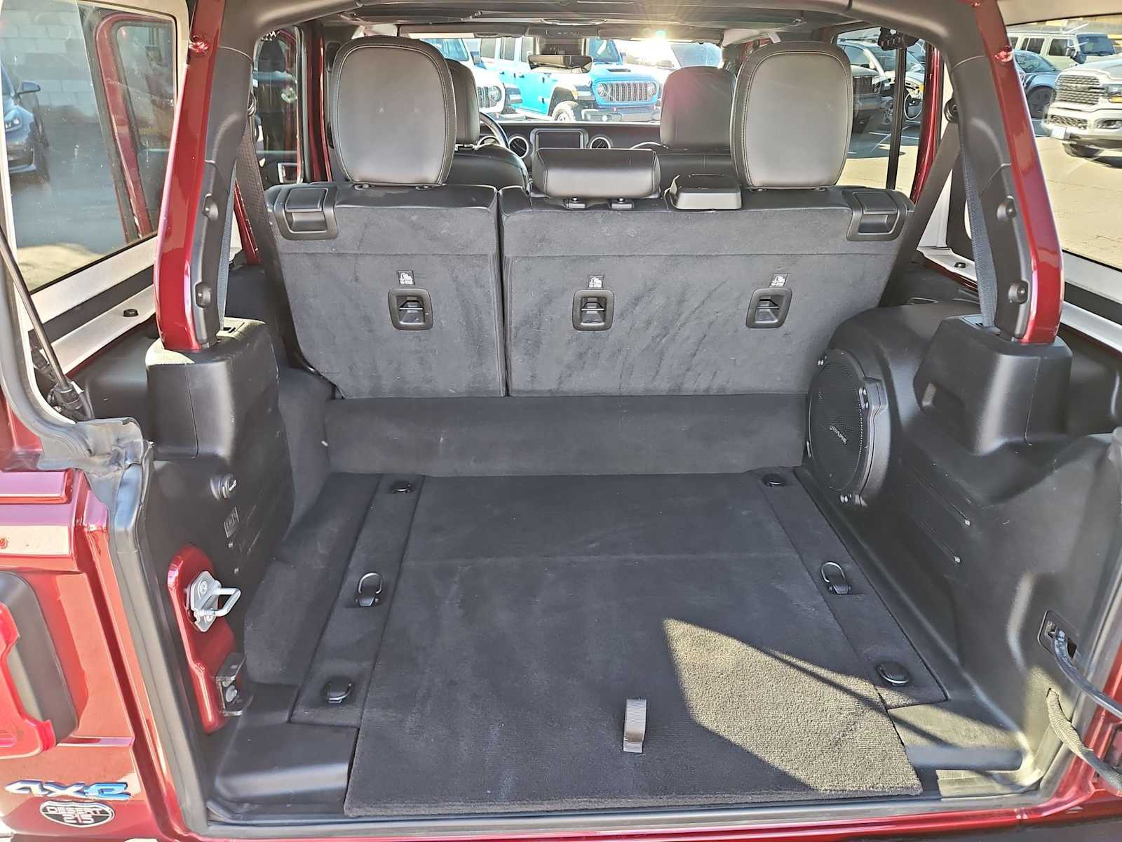 Thumbnail: 2021 Jeep Wrangler - 31