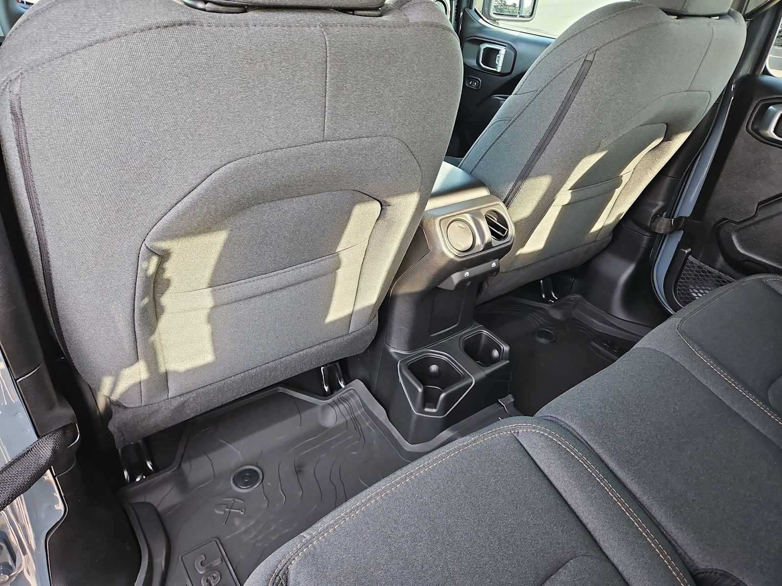 Thumbnail: 2026 Jeep Gladiator - 17